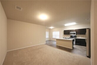6107 Diamondleaf Bend in Austin, TX - Building Photo - Building Photo