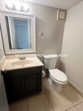 452 NE Churchill St in Lee's Summit, MO - Building Photo - Building Photo