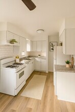 3424 Kimberly Downs Rd in Davenport, IA - Building Photo - Building Photo