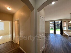 2080 Picadilly Ct in Manteca, CA - Building Photo - Building Photo