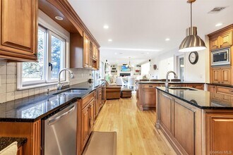 435 Luptons Point Rd in Mattituck, NY - Building Photo - Building Photo