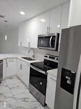 6405 W 27th Ln in Hialeah, FL - Building Photo - Building Photo