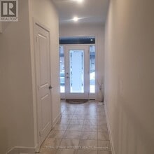 1026 Hydrangea Ave in Ottawa, ON - Building Photo - Building Photo