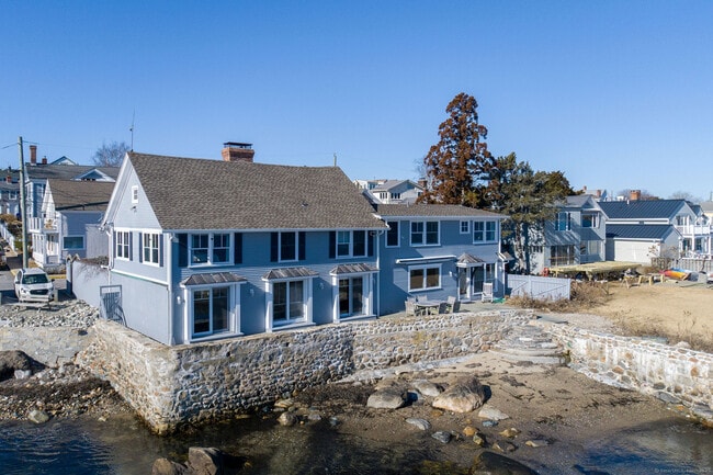1 Hancox St in Stonington, CT - Building Photo - Building Photo