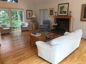 20 Basket Neck Ln in West Hampton Dunes, NY - Building Photo - Building Photo