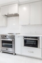 10715 Park Village Pl, Unit A in Dallas, TX - Building Photo - Building Photo