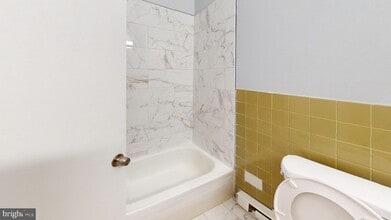 758-758 E 25th St, Unit B18 in Chester, PA - Building Photo - Building Photo