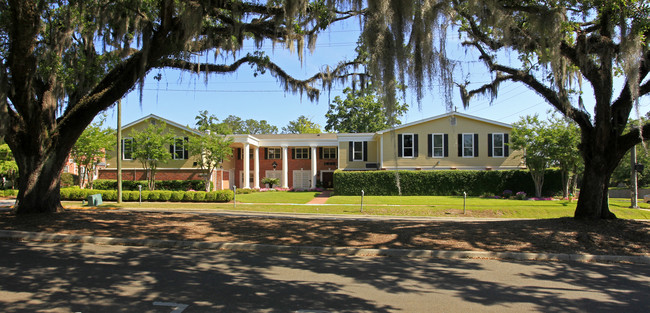 Theta in Tallahassee, FL - Building Photo - Building Photo