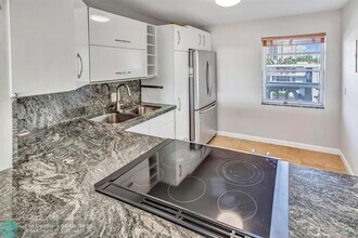3199 S Ocean Dr in Hallandale Beach, FL - Building Photo - Building Photo