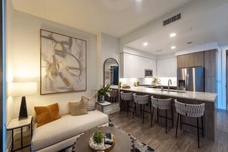 1697 Sage Rd in Houston, TX - Building Photo - Building Photo