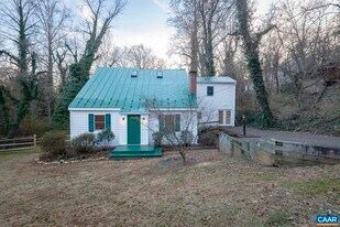 1718 Rugby Ave in Charlottesville, VA - Building Photo