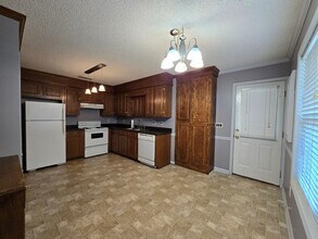 385 Wildwood Ave in Sumter, SC - Building Photo - Building Photo