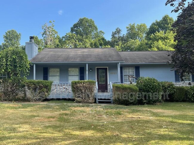 6601 Bay Cir Dr in Knoxville, TN - Foto de edificio - Building Photo