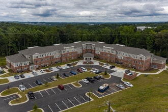 Forest Station in Forest Park, GA - Foto de edificio - Building Photo