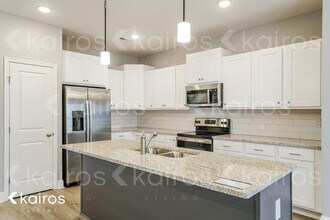 3709 Oak Leaf Wy in Greenville, NC - Building Photo - Building Photo