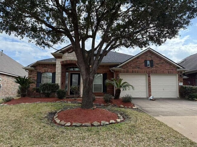 property at 27207 Sable Oaks Ln