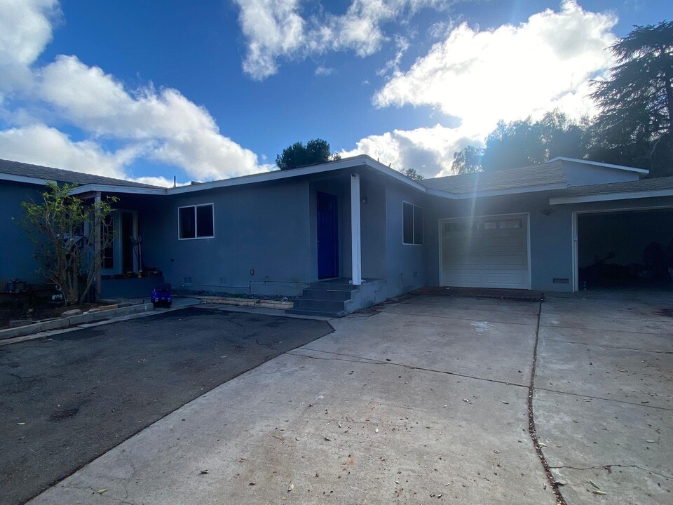 1003 S Upas St in Escondido, CA - Building Photo