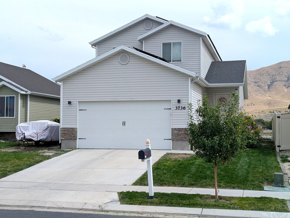 3736 N Tumwater E Ln in Eagle Mountain, UT - Foto de edificio