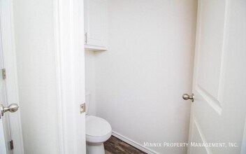 2017 102nd St in Lubbock, TX - Building Photo - Building Photo