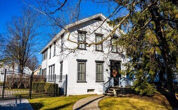 55 State St in Saratoga Springs, NY - Building Photo - Building Photo