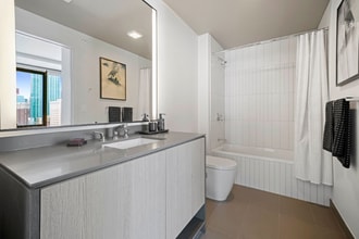 101 E Roosevelt Rd in Chicago, IL - Foto de edificio - Building Photo