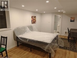 2031 Westree Dr in Oakville, ON - Building Photo - Building Photo