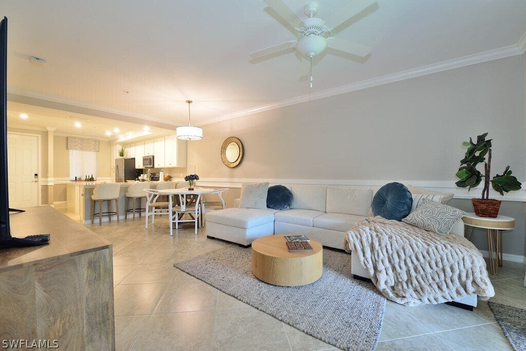 9590 Trevi Ct in Naples, FL - Building Photo