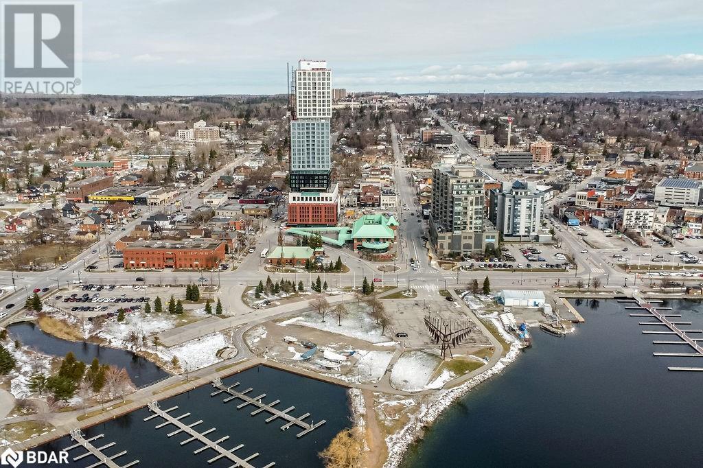 39 Mary St in Barrie, ON - Building Photo