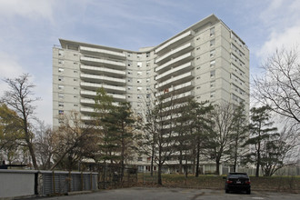 Baroness Apartments in Toronto, ON - Building Photo - Building Photo