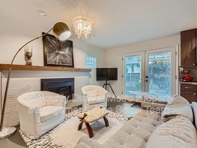 property at 645 S Glencoe St