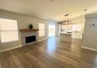 14488 Clemson Ct in Adelanto, CA - Building Photo - Building Photo