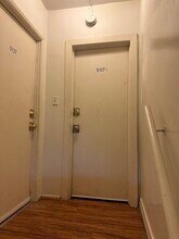 5127 1/2 Marathon St, Unit 5127 1/2 in Los Angeles, CA - Foto de edificio - Building Photo