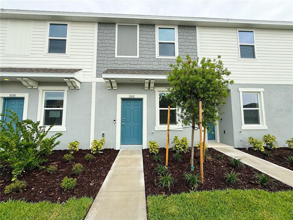 3102 Skyline Lp in Kissimmee, FL - Building Photo