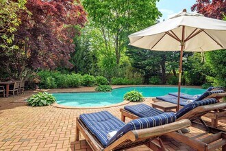 81 Lee Ave in Southampton, NY - Building Photo - Building Photo