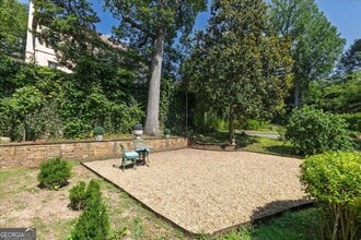 2538 Parkside Dr NE in Atlanta, GA - Foto de edificio - Building Photo