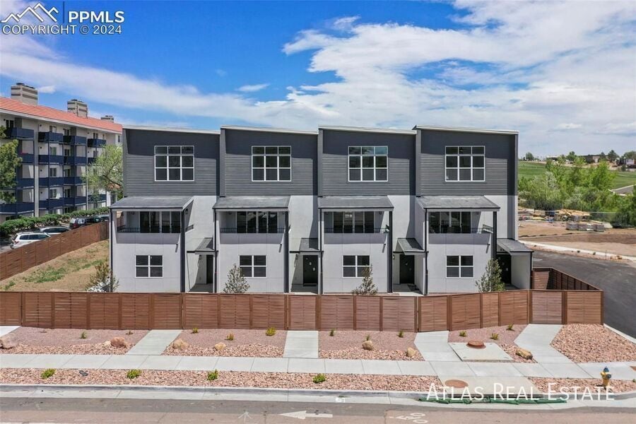 2502 E Pikes Peak Ave in Colorado Springs, CO - Building Photo