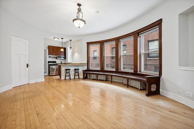 429 W Wellington Ave in Chicago, IL - Building Photo - Building Photo