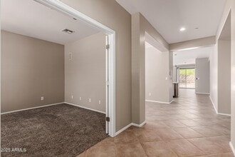 1744 W Turtle Hill Dr in Anthem, AZ - Building Photo - Building Photo