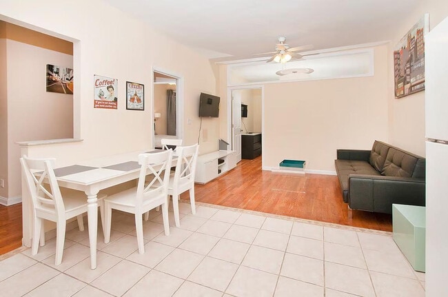 236 E 80th St in New York, NY - Building Photo - Building Photo