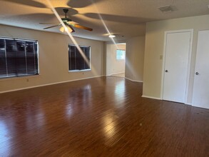 5251 Senisa Springs in San Antonio, TX - Building Photo - Building Photo