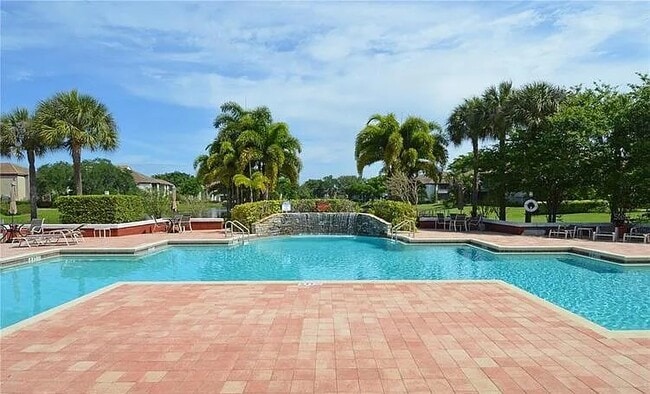 10263 Gandy Blvd N, Unit 2314 in St. Petersburg, FL - Foto de edificio - Building Photo