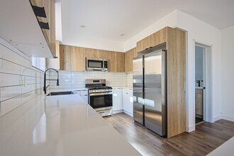 6421 Troost Ave in Los Angeles, CA - Building Photo - Building Photo