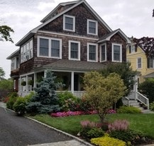 78 S Carll Ave, Unit 2 in Babylon, NY - Building Photo