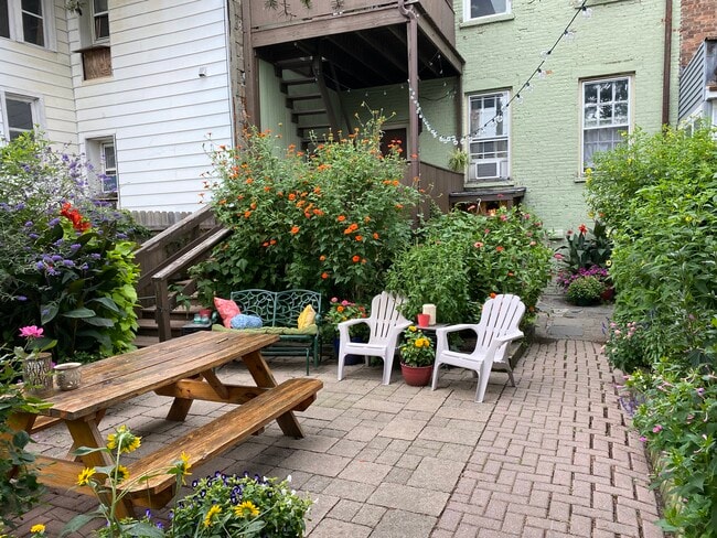 386 Hamilton St, Unit Garden Apartment