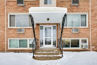 1621 St Anthony Ave in St. Paul, MN - Building Photo - Building Photo