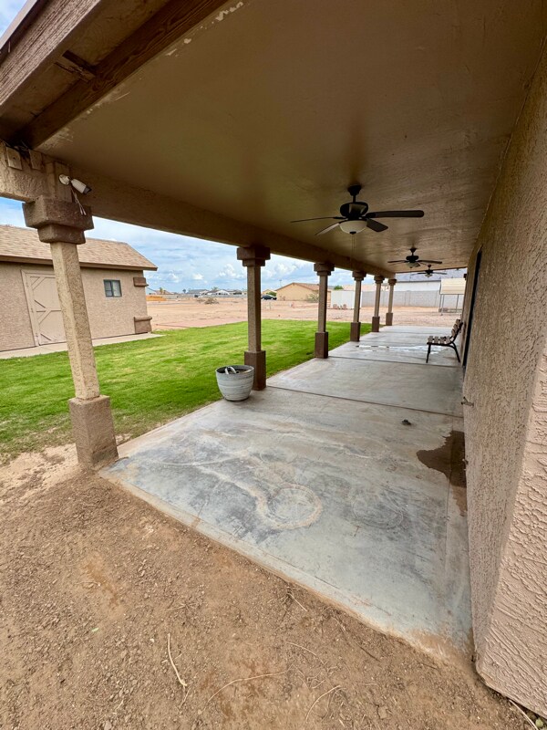 10230 W Catalina Dr in Arizona City, AZ - Building Photo - Building Photo