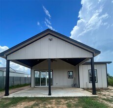 1610 Rd 5729 in Cleveland, TX - Building Photo - Building Photo