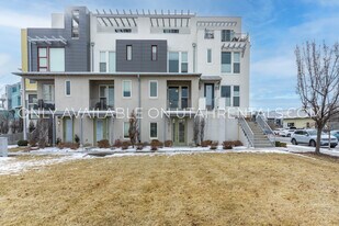 4738 W Daybreak Rim Way in South Jordan, UT - Building Photo