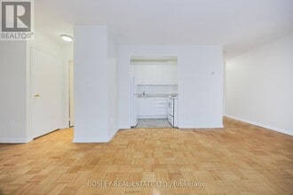 85-385 Lawton Blvd in Toronto, ON - Building Photo - Building Photo