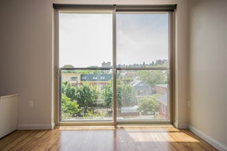 Uptown NW Collection in Portland, OR - Foto de edificio - Building Photo